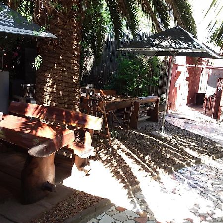 Larona Inn Mafikeng Exteriör bild