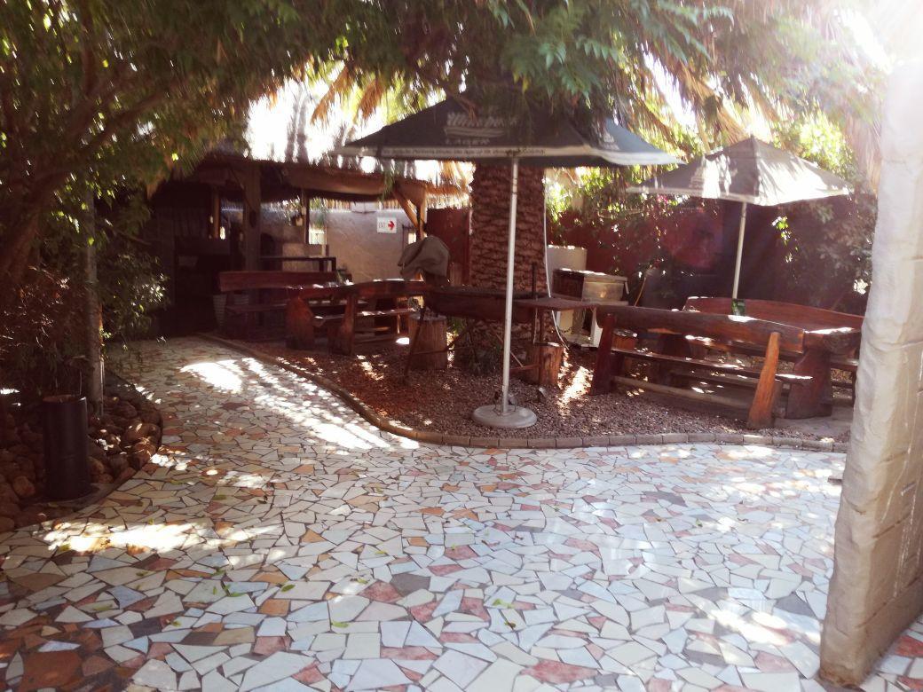 Larona Inn Mafikeng Exteriör bild
