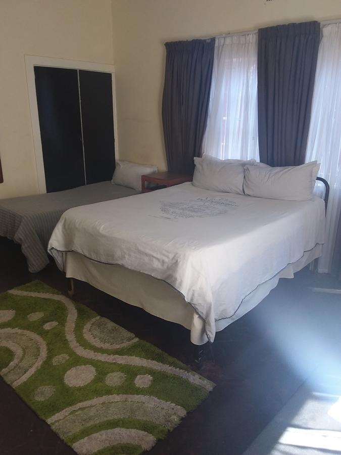 Larona Inn Mafikeng Exteriör bild