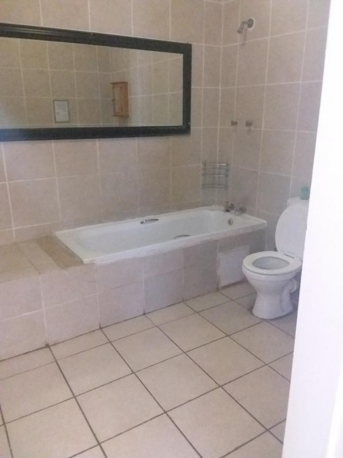 Larona Inn Mafikeng Exteriör bild
